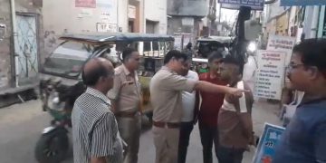 पुलिस को चुनौती : डॉक्टर के मेडिकल स्टोर से 3.10 लाख रुपये चोरी, जांच पड़ताल में सीसीटीवी खंगाले