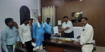 बदायूं में आंदोलन, हटाए गए विद्युत कर्मियों को वापस ले सरकार : हर्षवर्धन 