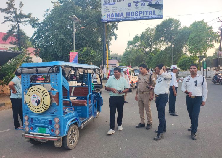 परिवाहन विभाग का अभियान : 24 वाहनों पर लगे रिफ्लेक्टर, 9 वाहन सीज