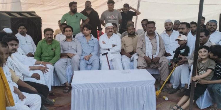 आशूरा पर पूर्व मंत्री आबिद रज़ा ने लगाया लंगर कैंप, रोजा रखकर खुद किया वितरण