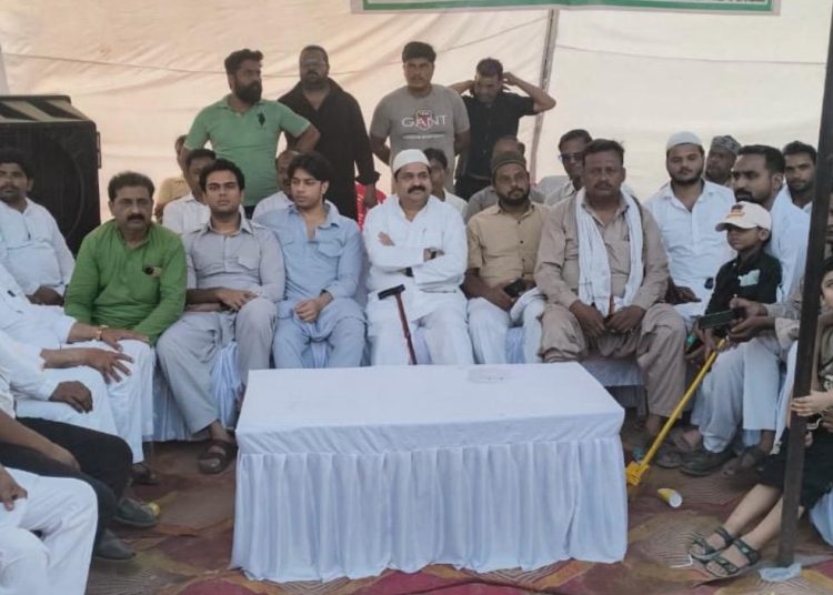 आशूरा पर पूर्व मंत्री आबिद रज़ा ने लगाया लंगर कैंप, रोजा रखकर खुद किया वितरण
