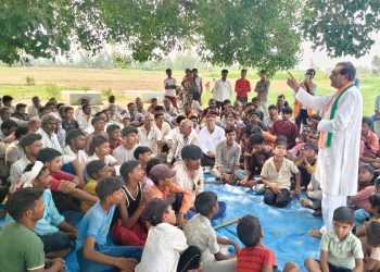 तीन माह से बिजली संकट झेल रहे नूरपुर के ग्रामीणों के धरने को कांग्रेस का समर्थन
