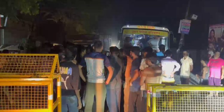 बदायूं में बिजली संकट पर जनता का फूटा गुस्सा, आधी रात को शाहबाजपुर चौराहे पर घंटों जाम