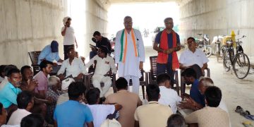 गंगा एक्सप्रेस-वे के डहरपुर इंटरचेंज पर औद्योगिक गलियारे का विरोध तेज, किसानों का ऐलान “जान दे देंगे, जमीन नहीं देंगे”