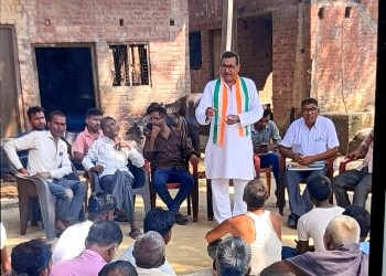 गंगा एक्सप्रेस-वे औद्योगिक गलियारे को भूमि देने से किसानों का इंकार, डोलापुर में ग्राम चौपाल आयोजित