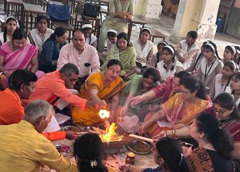 पार्वती आर्य कन्या संस्कृत इंटर कॉलेज में वैदिक हवन व योग कार्यक्रम आयोजित
