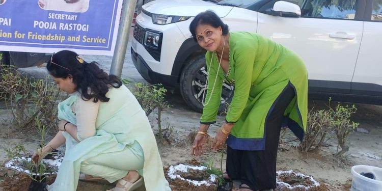 इनरव्हील क्लब ने चलाया हरियाली अभियान, किया पौधरोपण