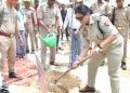 एक पेड़ मां के नाम अभियान के तहत पुलिस लाइन में हुआ पौधरोपण