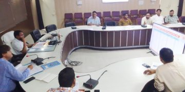 माइक्रो लेवल योजना बनाकर समय से पूरे करें आधार के लक्ष्य: एडीएम