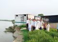 रामगंगा की बाढ़ से प्रभावित जरतोली गांव पहुंचे कांग्रेसी, फसलों के नुकसान और कटान का लिया जायजा