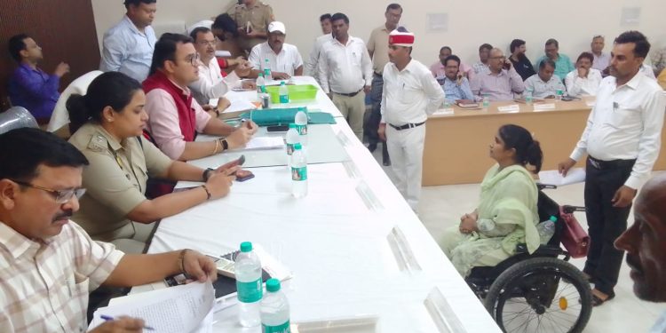 फरियादियों को न्याय दिलाना प्रशासन की सर्वोच्च प्राथमिकता : डीएम