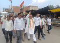 दातागंज में कांग्रेसियों का विजय जुलूस, छात्रों को दी बधाई, मिठाइयां बांटी