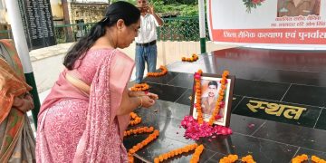कारगिल विजय दिवस पर वीरांगना का सम्मान, शहीद को दी गई श्रद्धांजलि