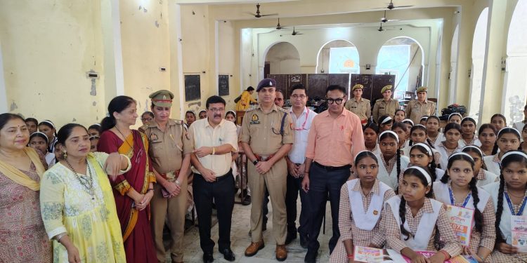 स्कूल में छात्राओं को एचपीवी टीकाकरण के प्रति किया जागरूक, पढ़ाया जागरूकता का पाठ