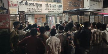 रामा हॉस्पिटल विवाद में शव रखकर परिजनों ने किया हंगामा तो अस्पताल कर्मियों ने छत से बरसाए ईंट- पत्थर,  मुकदमा दर्ज