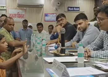 समाधान दिवस : जनता दरबार में डीएम के सामने बेबाकी से बोला छात्र, जीत लिया डीएम का दिल, तत्काल कार्रवाई के आदेश
