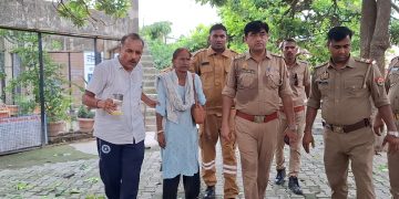 जिला महिला अस्पताल के ओवरहेड टैंक पर चढ़ी महिला, तीन घन्टे बाद उतरी