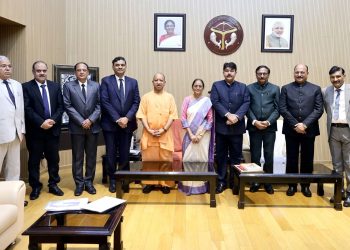 मुख्यमंत्री से मिले मुख्य सूचना आयुक्त राज कुमार विश्वकर्मा समेत सभी सूचना आयुक्त