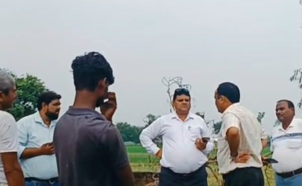 जांच से पहले ही बदली गई लाइन, ट्रांसफार्मर से हटाए गए किसानों के कनेक्शन