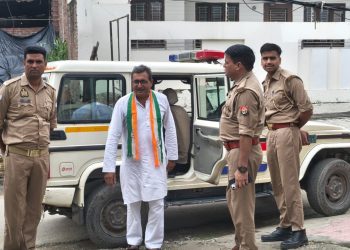 हजरतपुर पुल पर धरने से पहले कांग्रेस जिलाध्यक्ष अजीत यादव गिरफ्तार, नेकपुर आवास पर नजरबंद
