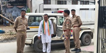 हजरतपुर पुल पर धरने से पहले कांग्रेस जिलाध्यक्ष अजीत यादव गिरफ्तार, नेकपुर आवास पर नजरबंद