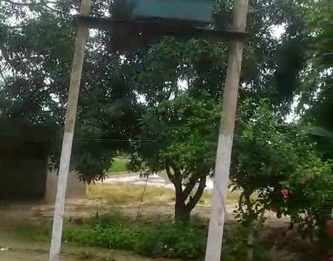 बरसात की अंधेरी रात : पुलिस की गहरी नींद में चोरों ने मचाया तांडव, नलकूप और खाद गोदाम में चोरी