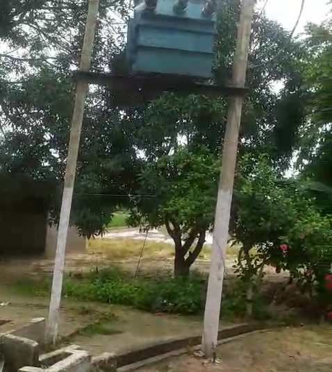 बरसात की अंधेरी रात : पुलिस की गहरी नींद में चोरों ने मचाया तांडव, नलकूप और खाद गोदाम में चोरी