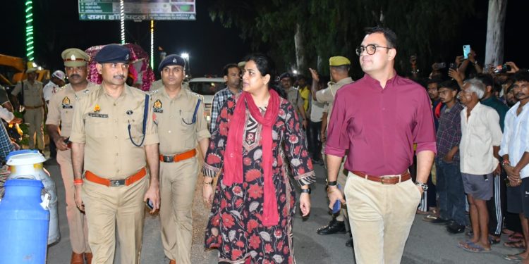 बदायूं: कांवड़ियों से भरी ट्रैक्टर-ट्राली पलटी, 2 लोग घायल, डीएम-एसएसपी ने लिया जायजा
