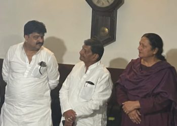 शिवपाल यादव की आजम खान से जेल में मुलाकात, यूपी की सियासत तेज