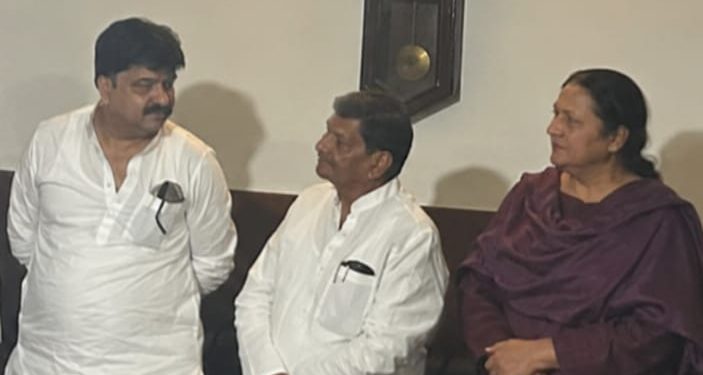 शिवपाल यादव की आजम खान से जेल में मुलाकात, यूपी की सियासत तेज