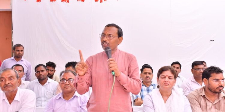 जरीफपुर गढ़िया में राजकीय हाईस्कूल का भूमि पूजन और शिलान्यास, विधायक हरीश शाक्य- शिक्षा से बदलेगा क्षेत्र का भविष्य