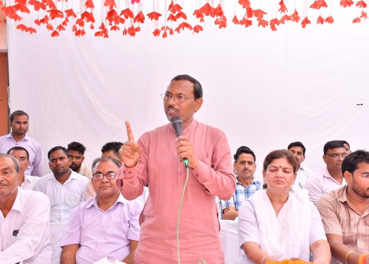 जरीफपुर गढ़िया में राजकीय हाईस्कूल का भूमि पूजन और शिलान्यास, विधायक हरीश शाक्य- शिक्षा से बदलेगा क्षेत्र का भविष्य