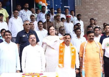 केंद्रीय राज्यमंत्री ने ध्वजारोहण कर दी स्वतंत्रता दिवस की शुभकामनाएं