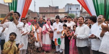 नगर पालिका में धूमधाम से मनाया गया 80वां स्वतंत्रता दिवस, आबिद रज़ा और फ़ात्मा रज़ा ने किया ध्वजारोहण