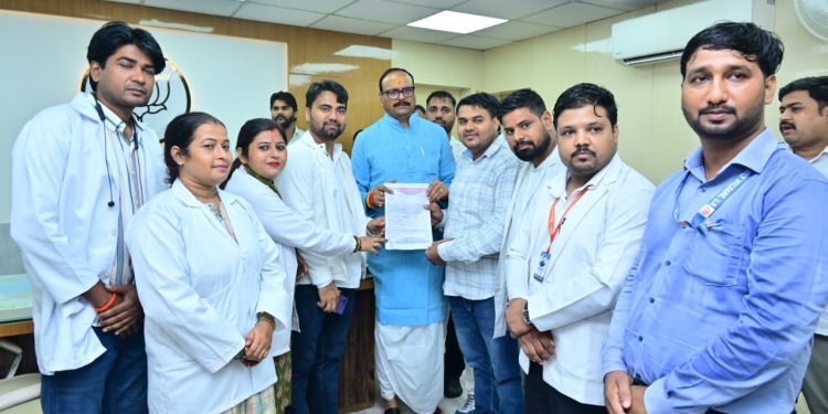 उपमुख्यमंत्री से मिला CHO प्रतिनिधिमंडल, कैडर निर्माण समेत विभिन्न मांगों को लेकर सौंपा ज्ञापन