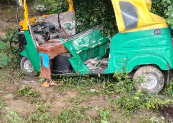 यूपी के बदायूं में बड़ा हादसा : तेज रफ्तार एंबुलेंस ने ऑटो को मारी टक्कर, दो की मौत, दो महिलाएं घायल