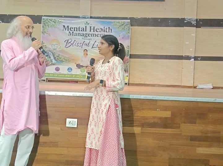 विद्यार्थियों के जीवन में निर्णायक मोड़ बना ‘ब्लिसफुल लिविंग’ कार्यक्रम