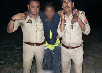 उसावां में पुलिस मुठभेड़ के बाद तीन आरोपी गिरफ्तार, 26,750 रुपये बरामद