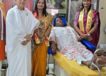 ब्रह्माकुमारी आश्रम में स्वैच्छिक रक्तदान शिविर, 42 लोगों ने किया रक्तदान