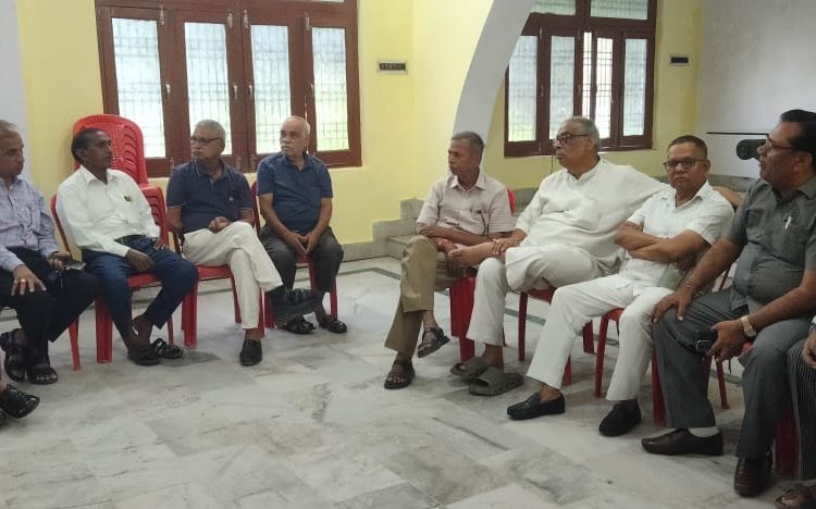 संकट की घड़ी में नेपाल बाढ़ पीड़ितों के लिए एकत्रित की जा रही राहत सामग्री
