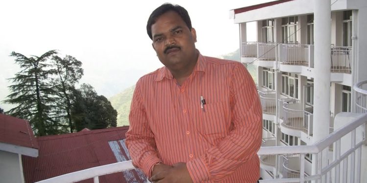 बदायूं के तत्कालीन और आंबेडकरनगर के वर्तमान डीपीएम कमलेश शर्मा के खिलाफ तहरीर, गाड़ी गायब का आरोप