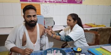 स्वाइन फ्लू का टीकाकरण शुरू, डॉक्टरों और कर्मचारियों को लगाई जा रही वैक्सीन