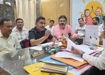 प्रभारी प्रधानाध्यापकों को प्रधानाध्यापक पद का वेतन दिलाने की मांग