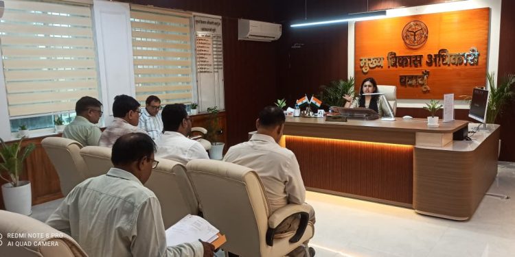 पीएम सूर्यघर योजना की प्रगति की समीक्षा, लंबित निरीक्षण शीघ्र पूरा कराने के निर्देश