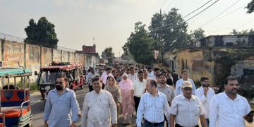 69000 शिक्षक भर्ती के बीएड शिक्षकों पर 50 प्रतिशत अंक वाली परीक्षा की बाध्यता से आक्रोश