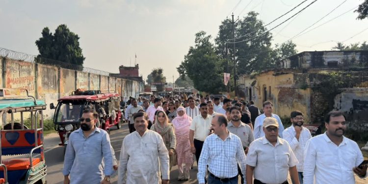 69000 शिक्षक भर्ती के बीएड शिक्षकों पर 50 प्रतिशत अंक वाली परीक्षा की बाध्यता से आक्रोश