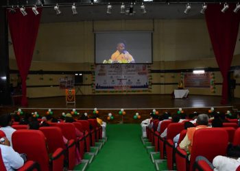 यूपी : आउटसोर्स कार्मिकों को अब समय से मिलेगा पारिश्रमिक, सेवा सुरक्षा और बीमा का लाभ