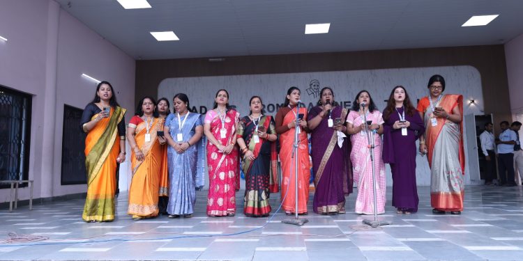 डीपॉल स्कूल में धूमधाम से मनाया शिक्षक दिवस