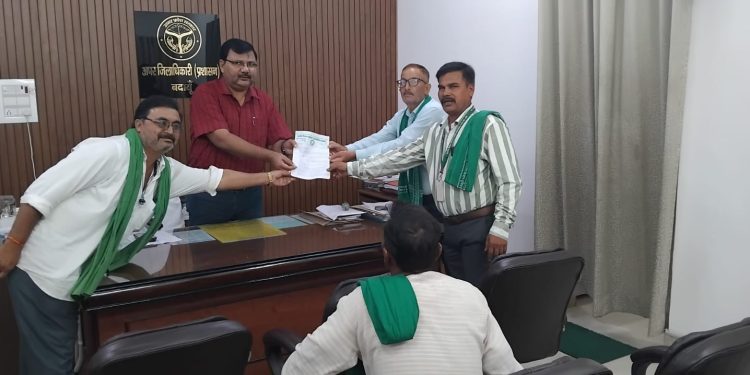 पूर्ति विभाग में भ्रष्टाचार के आरोपों को लेकर किसान यूनियन ने सौंपा ज्ञापन