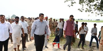 मंडलायुक्त ने बाढ़ प्रभावित क्षेत्रों का लिया जायजा, राहत-बचाव कार्यों की समीक्षा